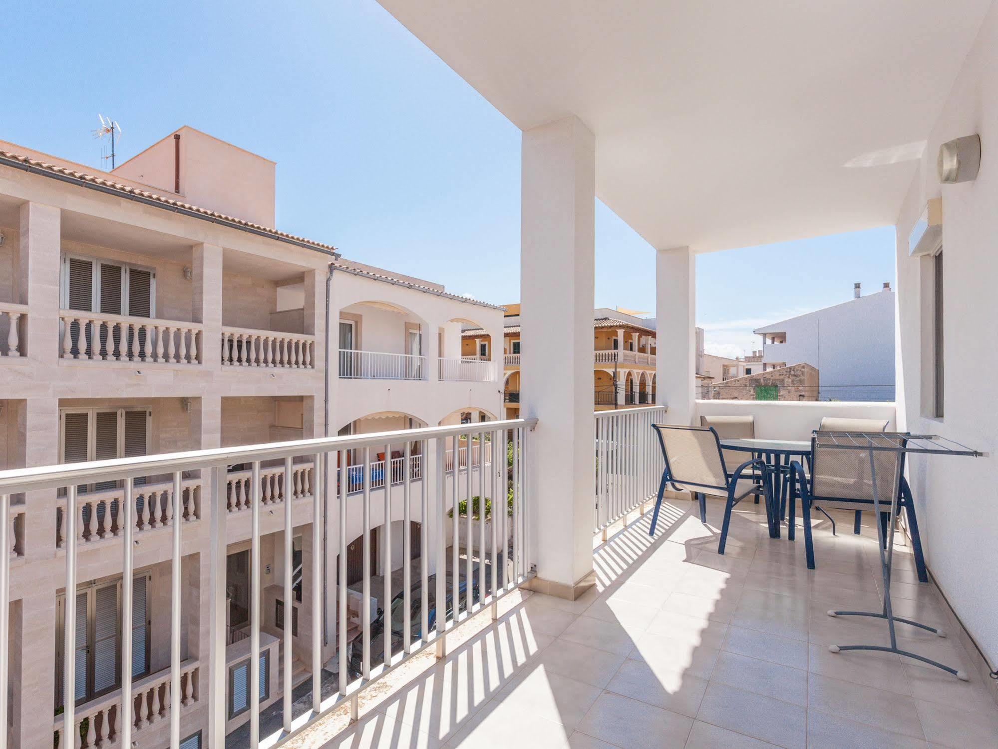 Apartamentos Lago Colonia de Sant Jordi Luaran gambar